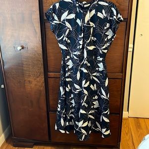 Banana republic dress size 0 navy, lavender and cream